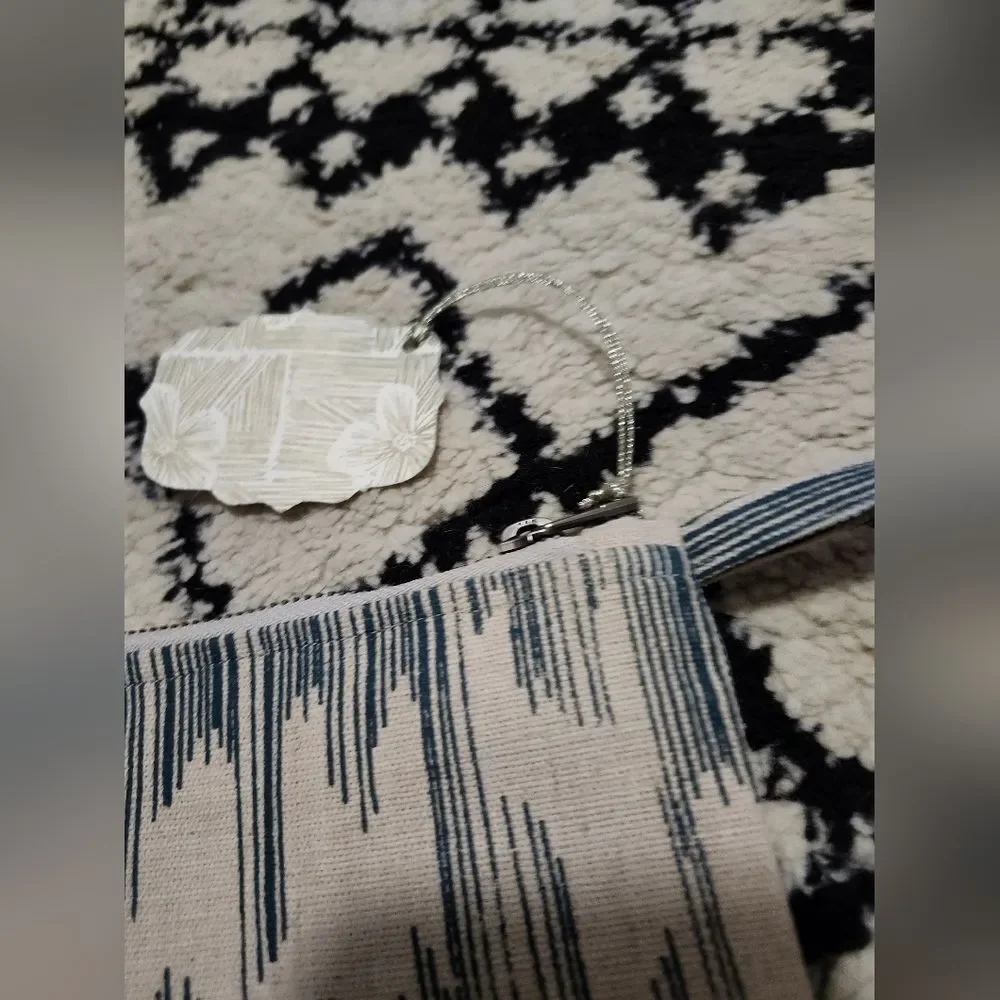 N/A stylish clutch